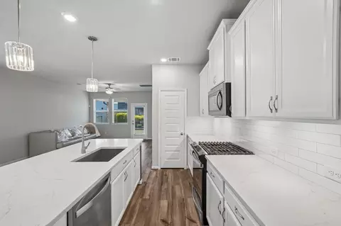Kitchen - 17458 Buckeye Br, Conroe, TX 77385 photo 3 of 3