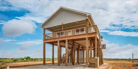 177 Powderhorn Ln, Port Lavaca, TX 77979