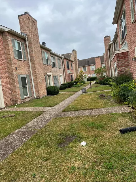 84 W Park West Dr, Houston, TX 77072