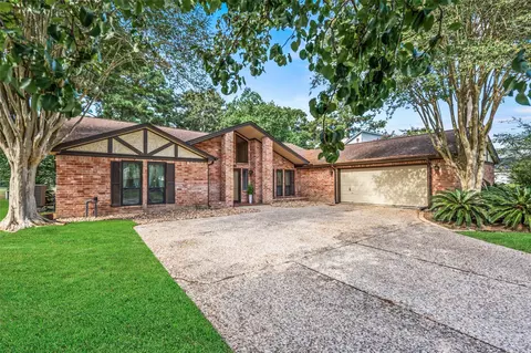 8019 Rebawood Dr, Humble, TX 77346