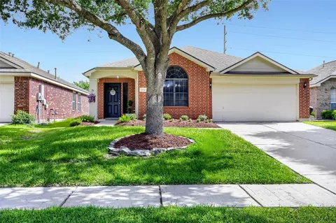 7819 Summerdale Dr, Rosenberg, TX 77469