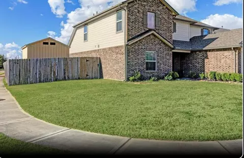 1 Rodeo Bend Dr, Manvel, TX 77578