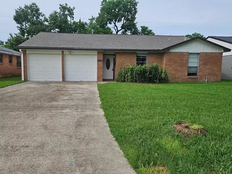 212 Harold Ln, Baytown, TX 77521