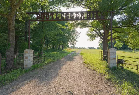 1075 County Road 24280, Roxton, TX 75477
