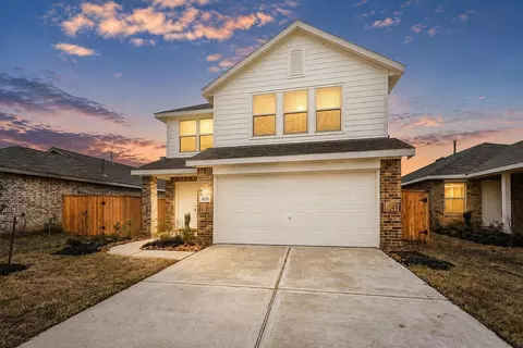 9123 Estes Lakes Dr, Baytown, TX 77521