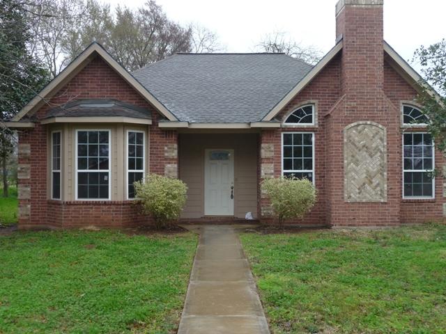 940 3rd St, Hempstead, TX 77445 photo 1