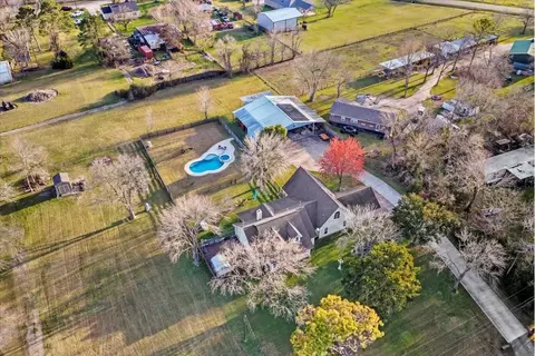 2320 Terrace Dr, Baytown, TX 77521