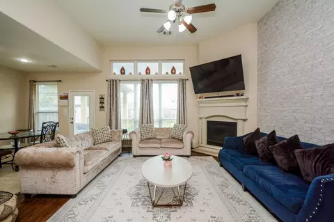 Living - 7046 Sliding Rock Cir, Spring, TX 77379 photo 2 of 4