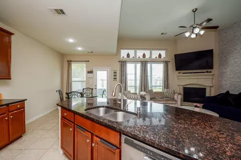 Kitchen - 7046 Sliding Rock Cir, Spring, TX 77379 photo 2 of 5