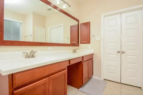 Bath - 7046 Sliding Rock Cir, Spring, TX 77379 photo 3 of 6