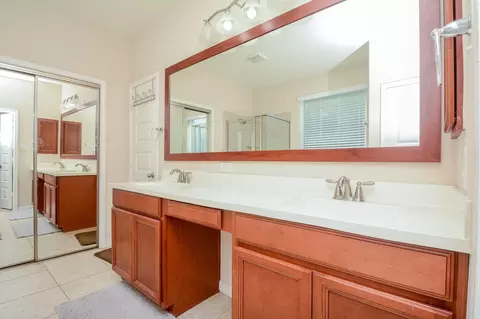 Bath - 7046 Sliding Rock Cir, Spring, TX 77379 photo 2 of 6