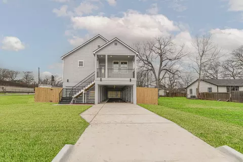 316 6th St, Rosenberg, TX 77471