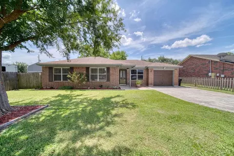 1078 Ben Dr, Alvin, TX 77511