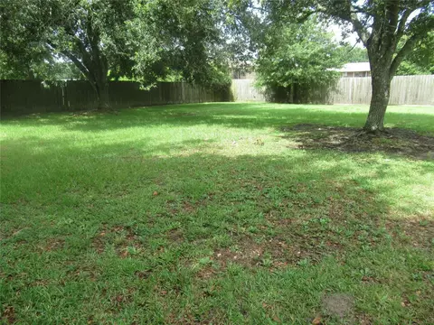 tbd Lazy, Anahuac, TX 77514