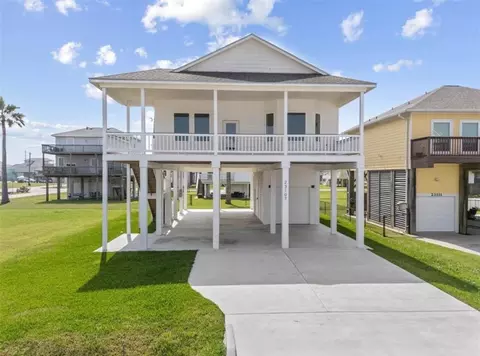 23107 Miramar Cir, Galveston, TX 77554