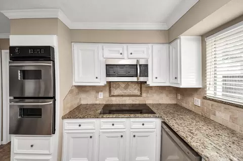 Kitchen - 22502 Deville Dr, Katy, TX 77450 photo 4 of 6
