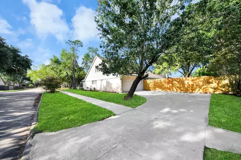 Exterior - 22502 Deville Dr, Katy, TX 77450 photo 2 of 3