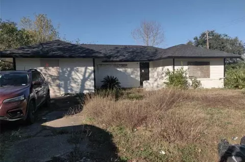 5783 Bellfort St, Houston, TX 77033