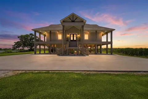 7165 Backridge Rd, Sabine Pass, TX 77655