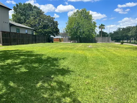 8431 Braes Blvd, Houston, TX 77025