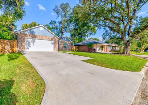 2011 Nottingham St, Pasadena, TX 77502