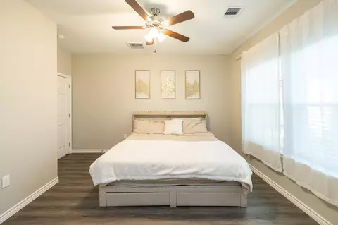 Bedroom - 2011 Nottingham St, Pasadena, TX 77502 photo 2 of 4