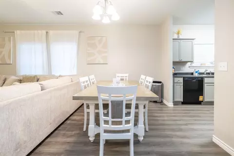 Dining - 2011 Nottingham St, Pasadena, TX 77502 photo 2 of 2