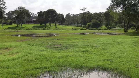 5 Bayou Bend Drive Dr, Baytown, TX 77523