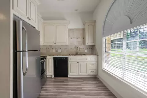 Kitchen - 12758 Aries Loop Loop, Willis, TX 77318 photo 4 of 4