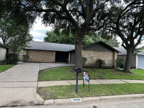3706 Luton Park Dr, Houston, TX 77082