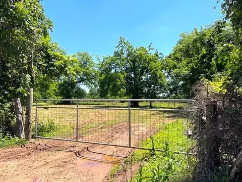 2125 Peach Ridge Rd, Brookshire, TX 77423