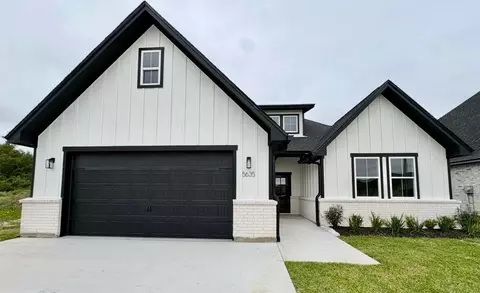 5635 Essie Ln, Beaumont, TX 77713