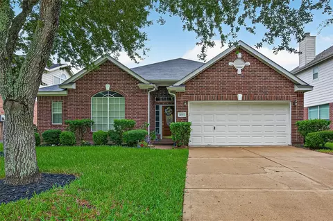 14811 Cumberland Bridge Ln, Sugar Land, TX 77498