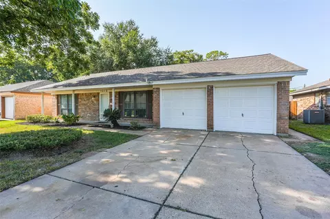 7015 Pine Vista Ln, Houston, TX 77092