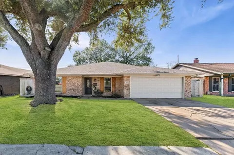 710 N Kaufman Dr, Deer Park, TX 77536