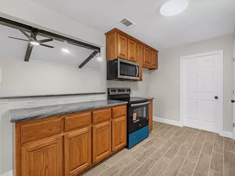 Kitchen - 9096 N Comanche Cir, Willis, TX 77378 photo 2 of 3