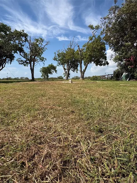 144 Seagull Rd, Sargent, TX 77414