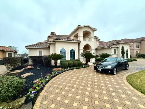 2111 Diamond Spring Dr, Houston, TX 77077