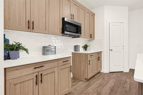 Kitchen - 31202 Henry Ridge Dr, Fulshear, TX 77441 photo 3 of 4