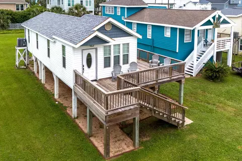 4115 Surf Dr, Galveston, TX 77554