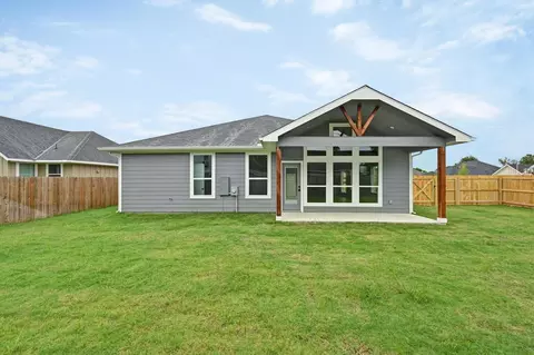 101 Callie St, Smithville, TX 78957