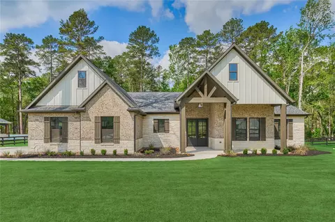 8319 Monarch Ct, Montgomery, TX 77316