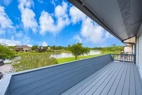 2117 Casa Rio Cir, Dickinson, TX 77539