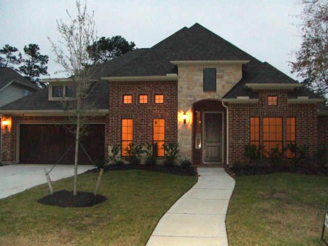 105 N Silverstone Ln, Conroe, TX 77384 photo 1
