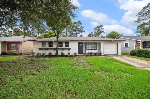 6134 Guadalupe St, Houston, TX 77016