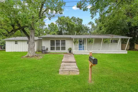 309 E Kay St, Dayton, TX 77535