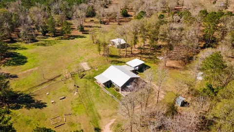 392 Robert E Lee Ln, Livingston, TX 77351