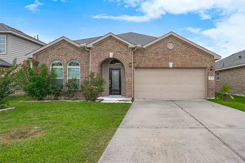 310 Gulf Winds Dr, Bacliff, TX 77518