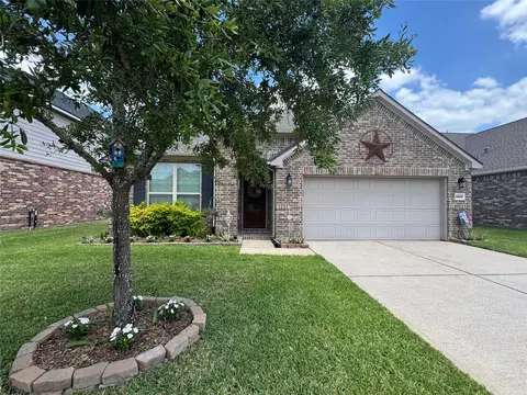 24522 Emerald Pool Falls Dr, Tomball, TX 77375