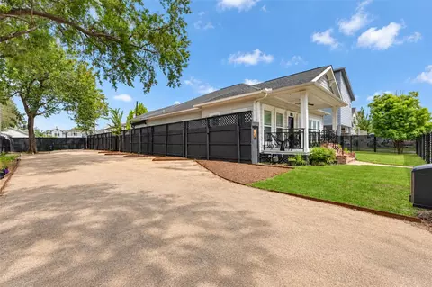 829 W 19th St, Houston, TX 77008